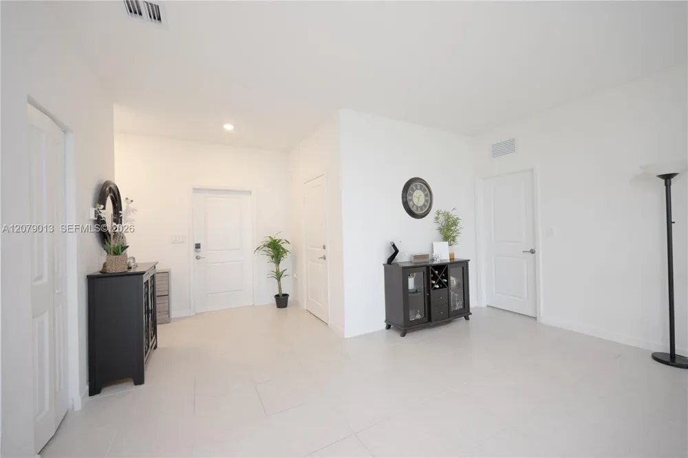 13609 SW 185th Ln Miami, FL 33177