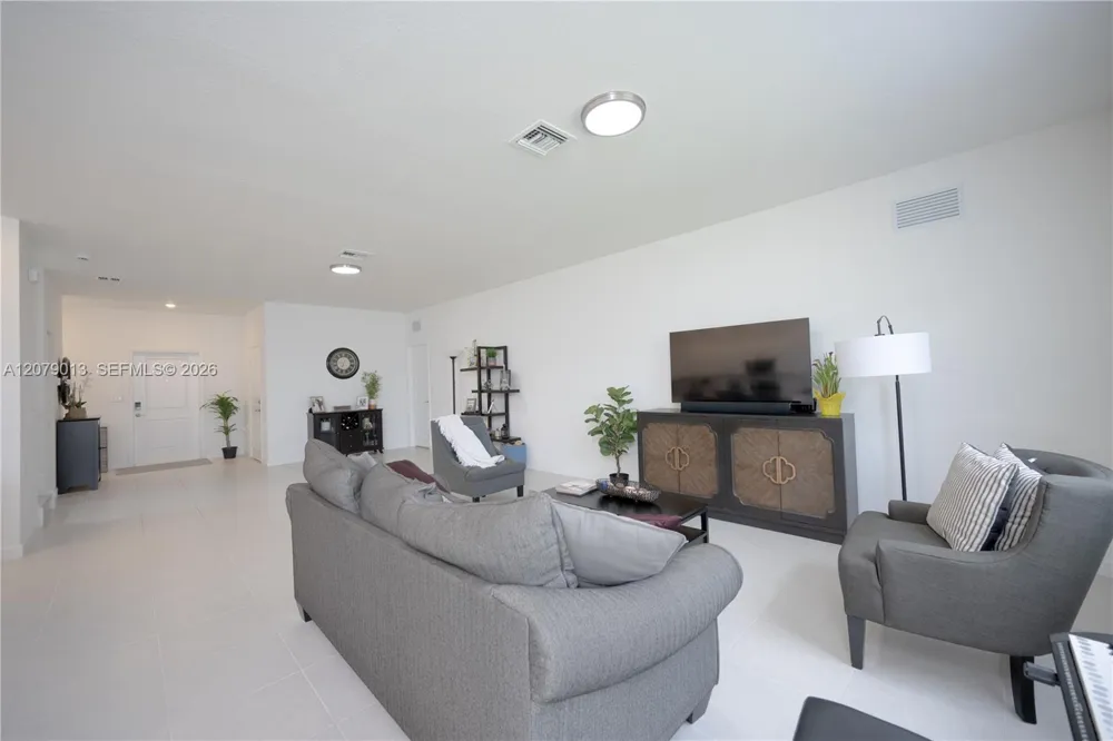 13609 SW 185th Ln Miami, FL 33177