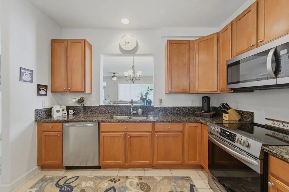 8074 MURANO CIRCLE Palm Beach Gardens, FL 33418