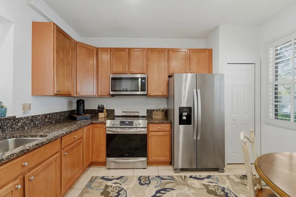 8074 MURANO CIRCLE Palm Beach Gardens, FL 33418