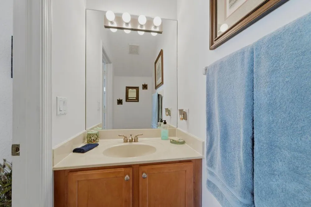 8074 MURANO CIRCLE Palm Beach Gardens, FL 33418