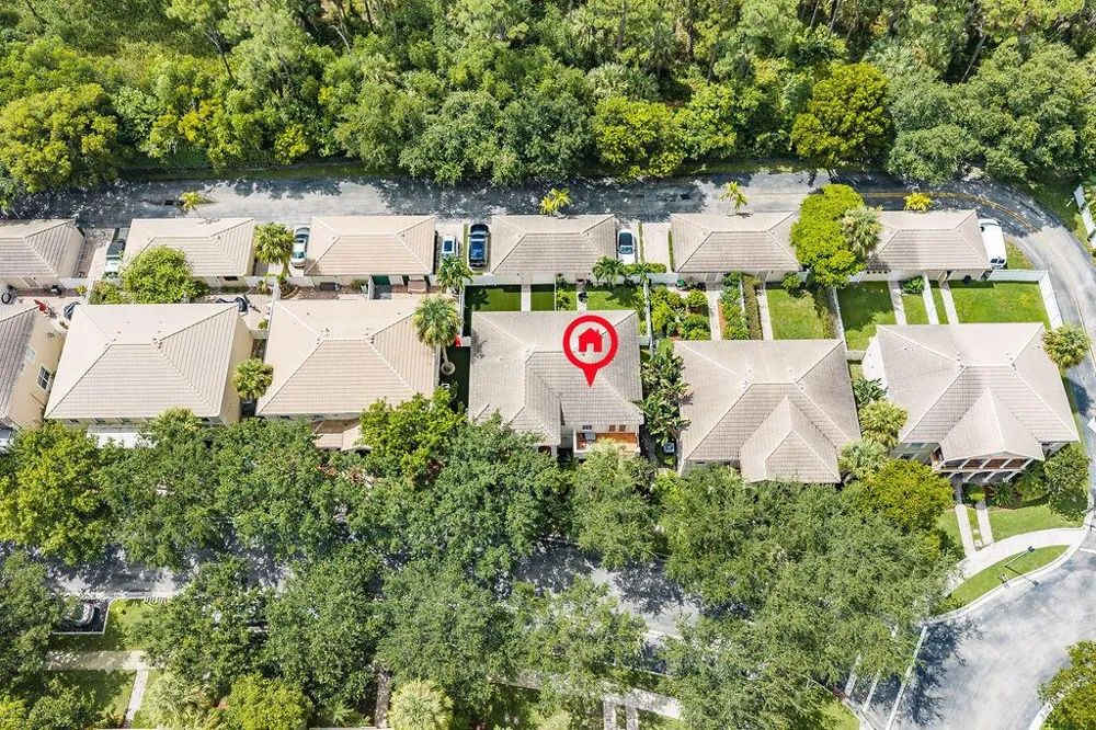 8074 MURANO CIRCLE Palm Beach Gardens, FL 33418