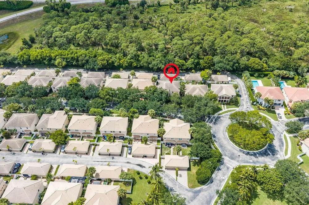 8074 MURANO CIRCLE Palm Beach Gardens, FL 33418
