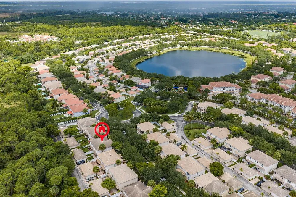 8074 MURANO CIRCLE Palm Beach Gardens, FL 33418