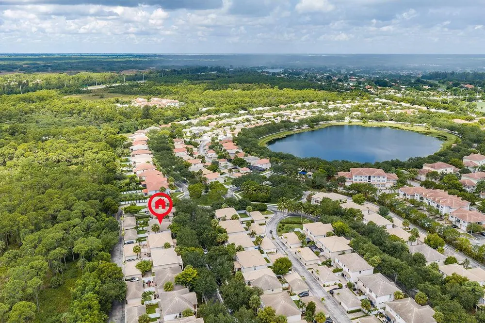 8074 MURANO CIRCLE Palm Beach Gardens, FL 33418