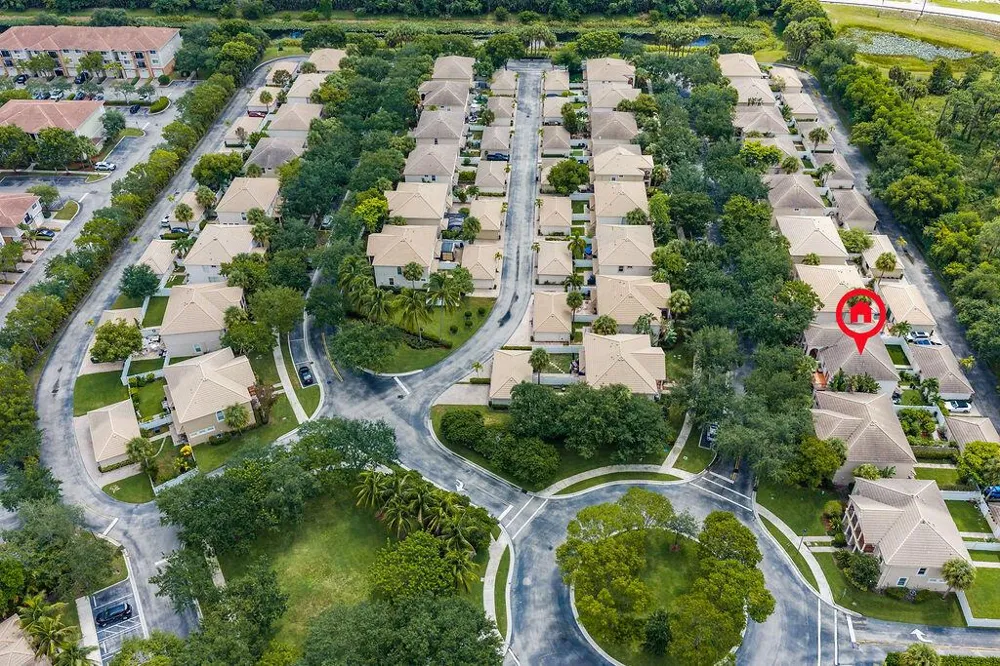 8074 MURANO CIRCLE Palm Beach Gardens, FL 33418