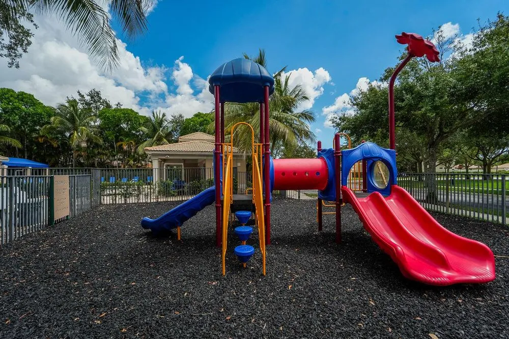 8074 MURANO CIRCLE Palm Beach Gardens, FL 33418