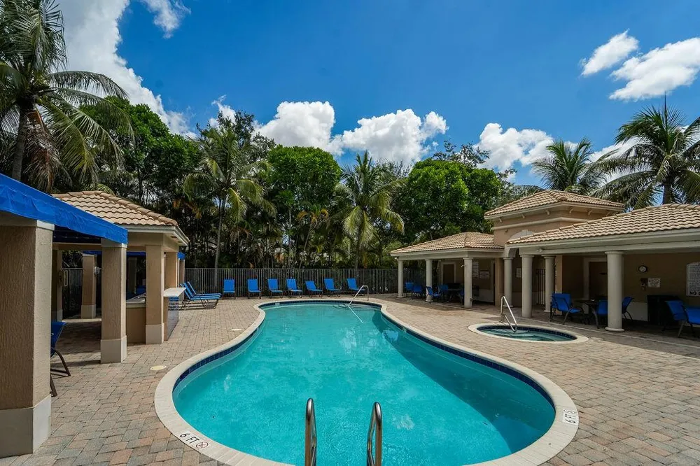 8074 MURANO CIRCLE Palm Beach Gardens, FL 33418