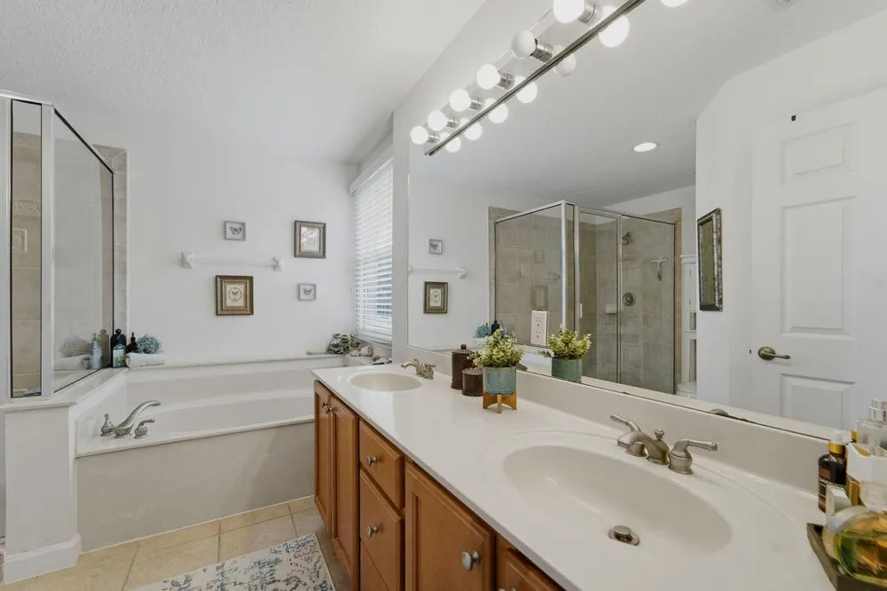 8074 MURANO CIRCLE Palm Beach Gardens, FL 33418