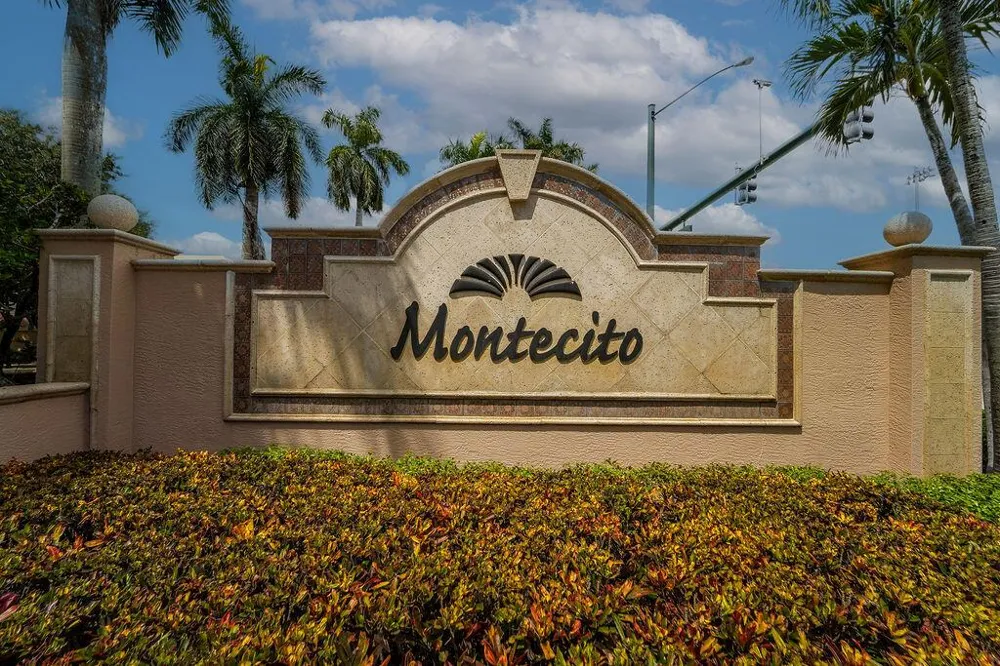8074 MURANO CIRCLE Palm Beach Gardens, FL 33418