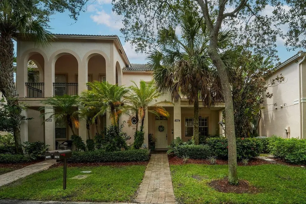 8074 MURANO CIRCLE Palm Beach Gardens, FL 33418