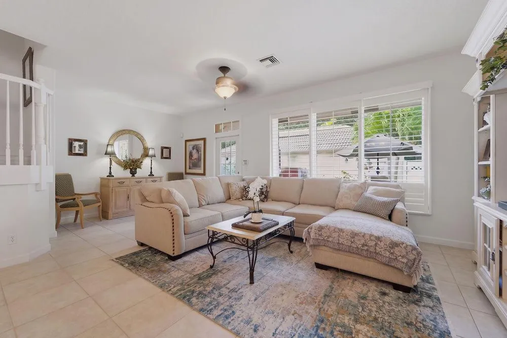 8074 MURANO CIRCLE Palm Beach Gardens, FL 33418