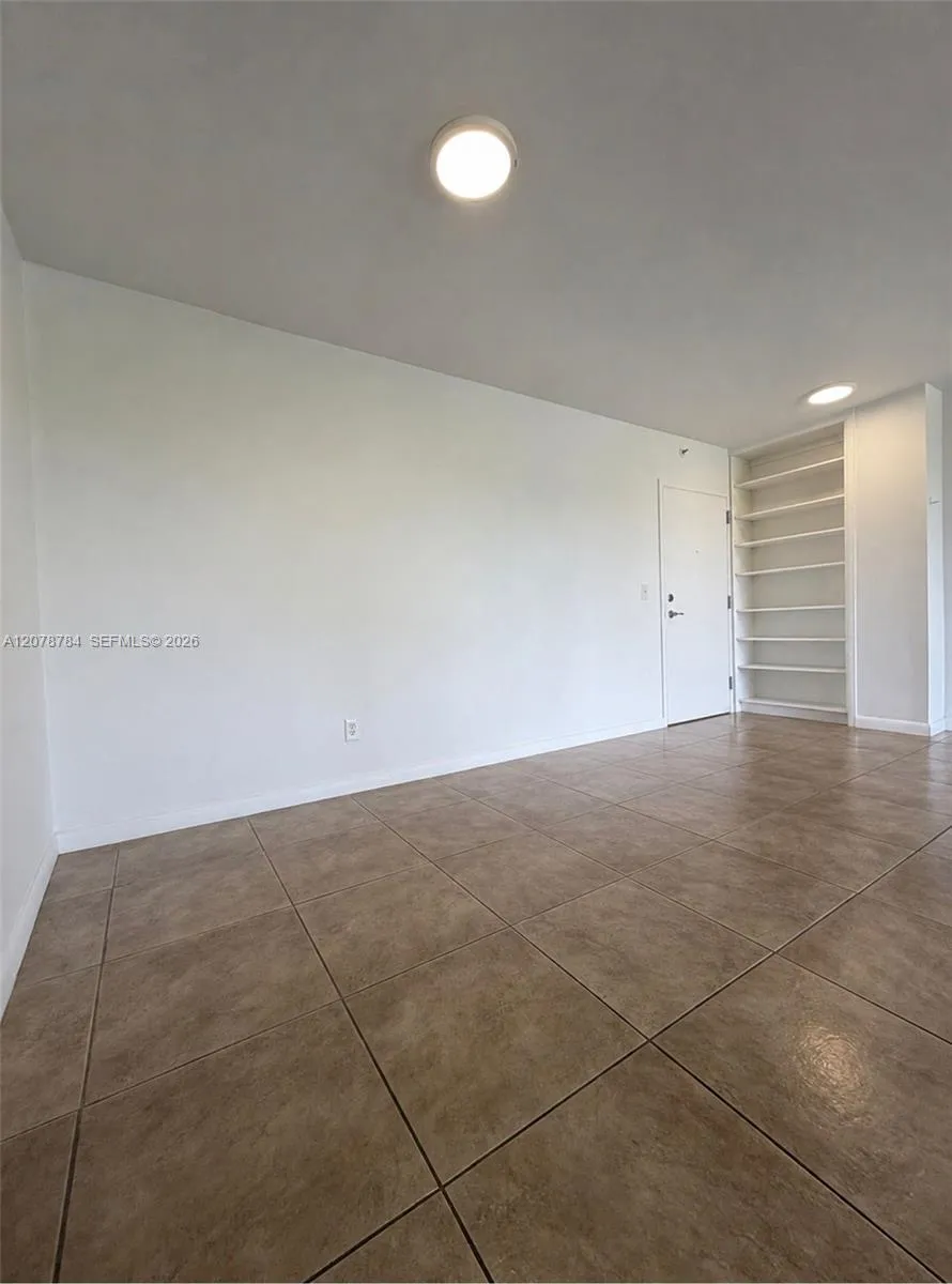 77 Crandon Blvd #5C Key Biscayne, FL 33149