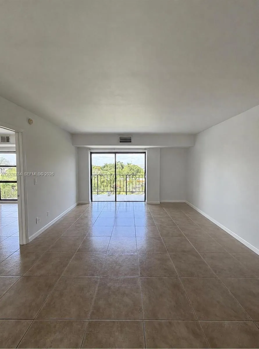 77 Crandon Blvd #5C Key Biscayne, FL 33149
