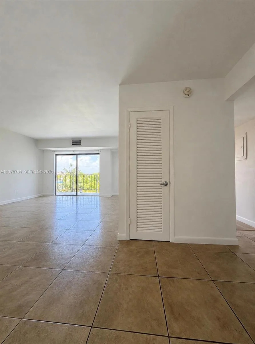 77 Crandon Blvd #5C Key Biscayne, FL 33149