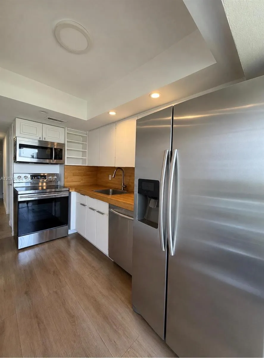 77 Crandon Blvd #5C Key Biscayne, FL 33149