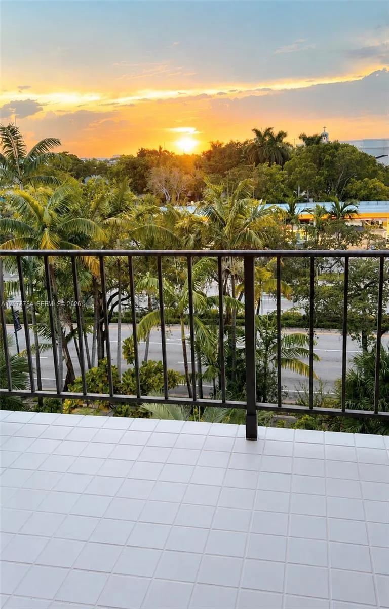 77 Crandon Blvd #5C Key Biscayne, FL 33149