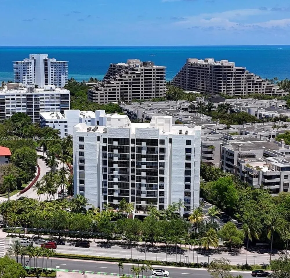 77 Crandon Blvd #5C Key Biscayne, FL 33149