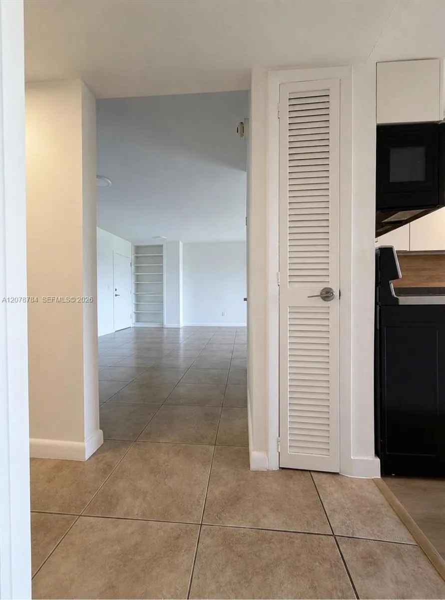 77 Crandon Blvd #5C Key Biscayne, FL 33149