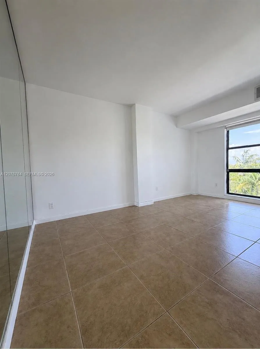77 Crandon Blvd #5C Key Biscayne, FL 33149