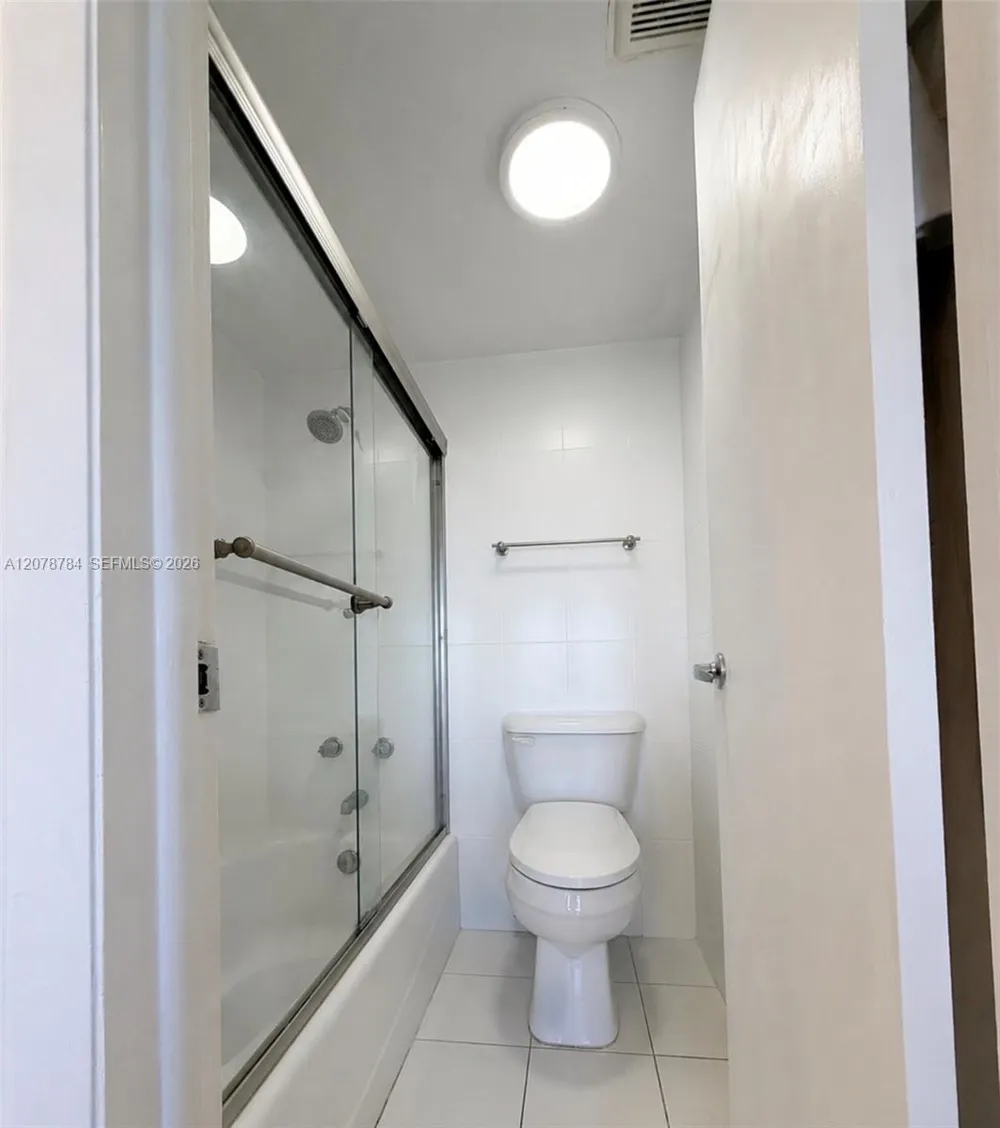 77 Crandon Blvd #5C Key Biscayne, FL 33149