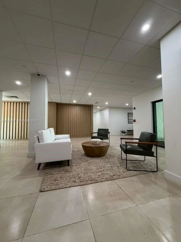 77 Crandon Blvd #5C Key Biscayne, FL 33149