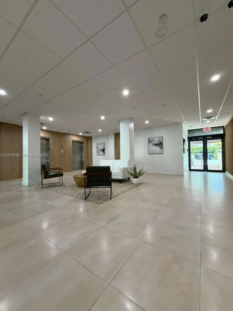 77 Crandon Blvd #5C Key Biscayne, FL 33149