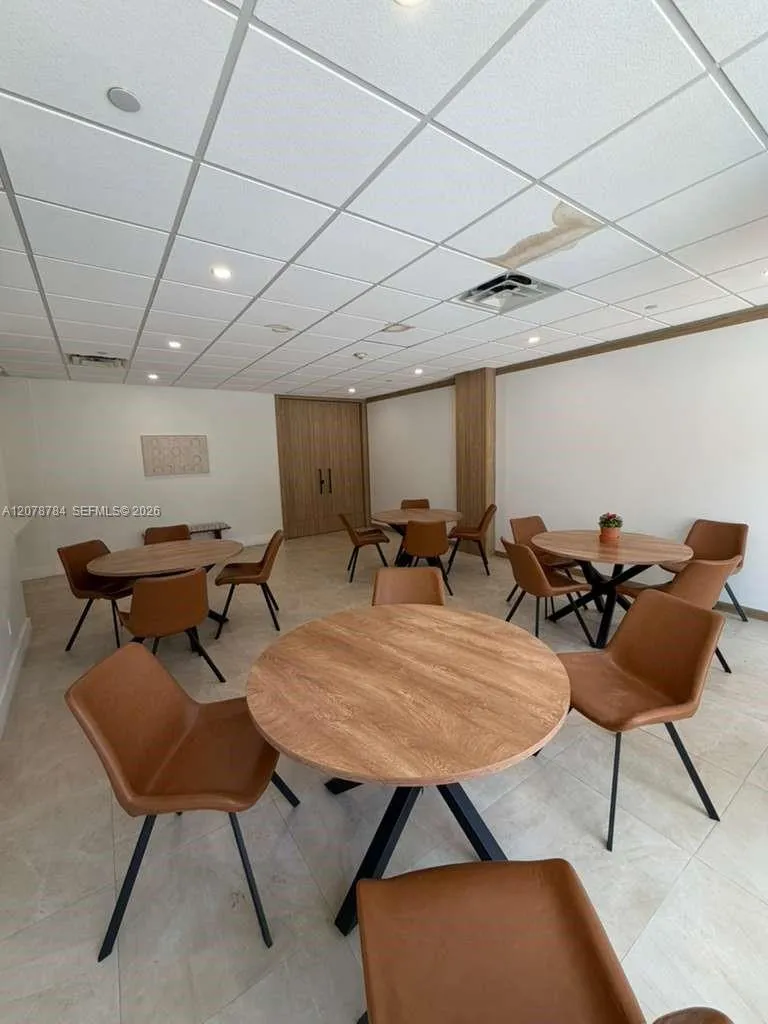 77 Crandon Blvd #5C Key Biscayne, FL 33149