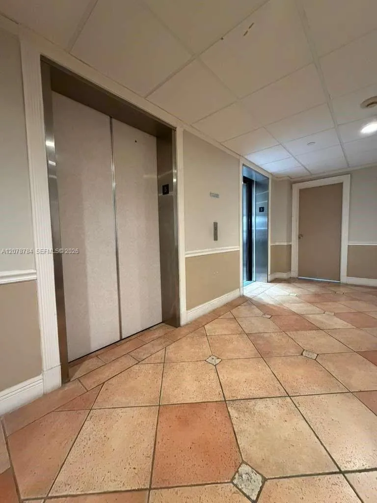77 Crandon Blvd #5C Key Biscayne, FL 33149
