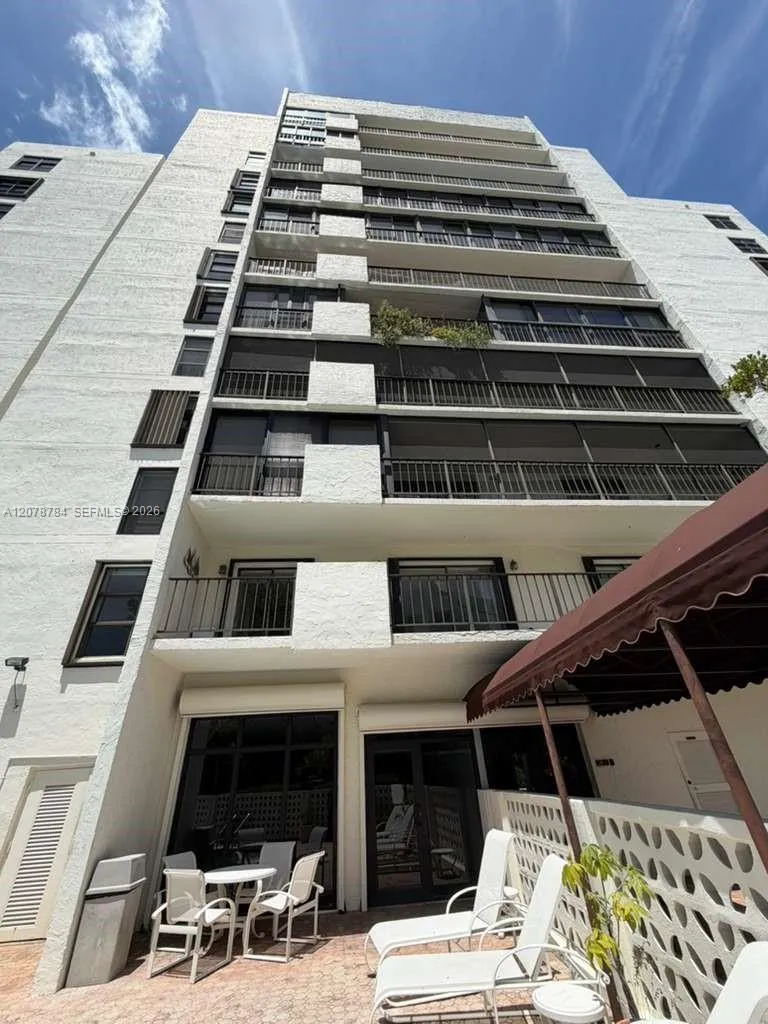 77 Crandon Blvd #5C Key Biscayne, FL 33149