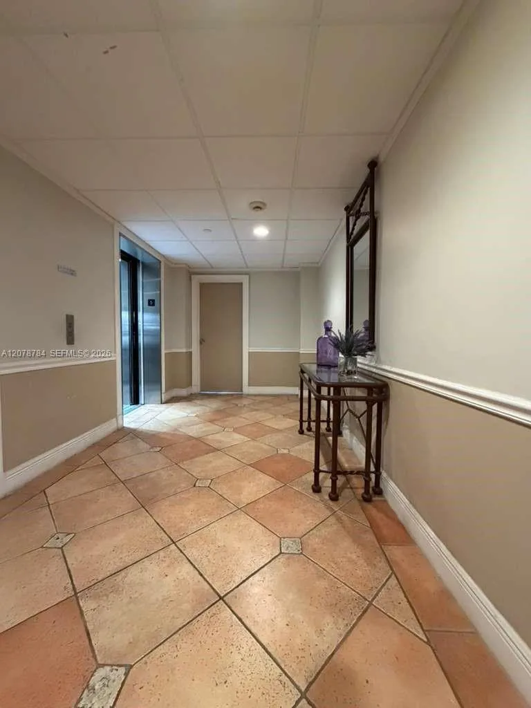 77 Crandon Blvd #5C Key Biscayne, FL 33149