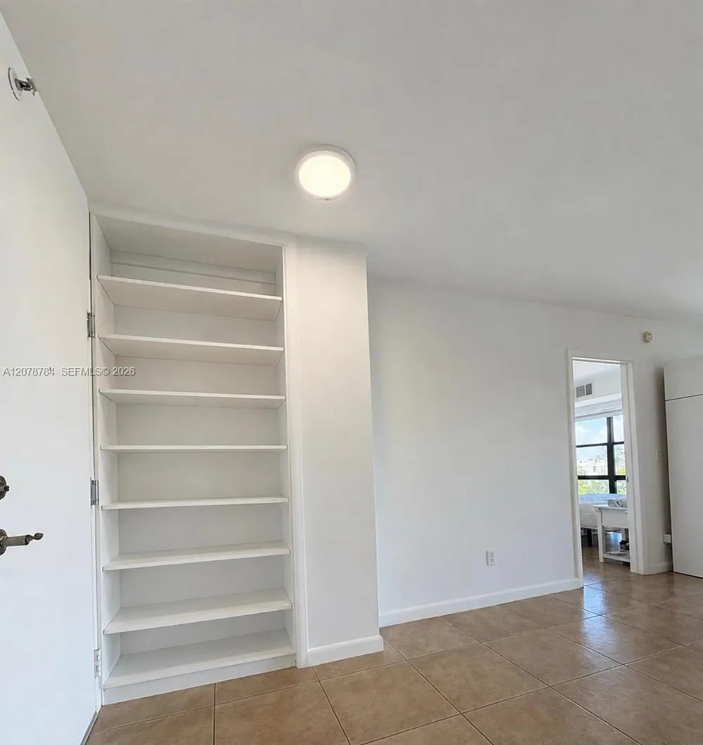77 Crandon Blvd #5C Key Biscayne, FL 33149