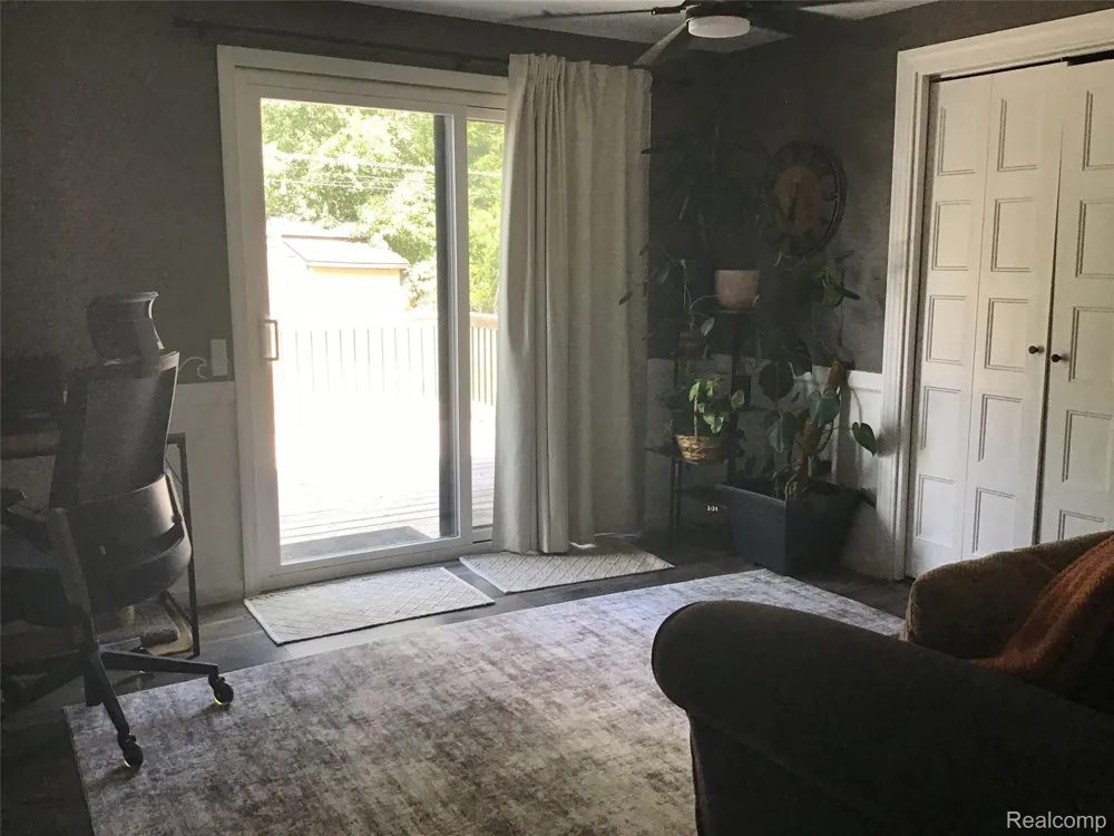 6063 Catalpa Avenue Sterling Heights City, MI 48314