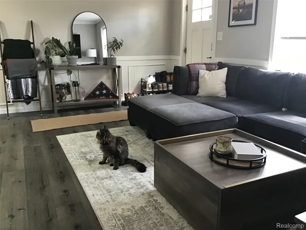 6063 Catalpa Avenue Sterling Heights City, MI 48314