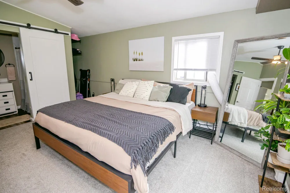6063 Catalpa Avenue Sterling Heights City, MI 48314