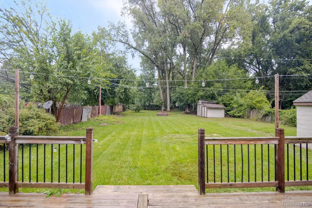 6063 Catalpa Avenue Sterling Heights City, MI 48314