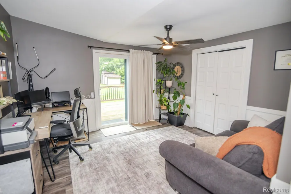 6063 Catalpa Avenue Sterling Heights City, MI 48314