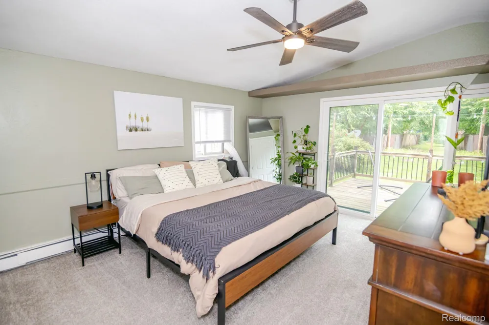 6063 Catalpa Avenue Sterling Heights City, MI 48314