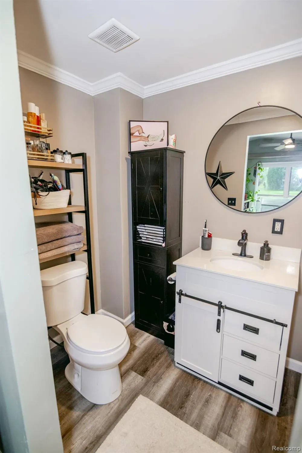 6063 Catalpa Avenue Sterling Heights City, MI 48314
