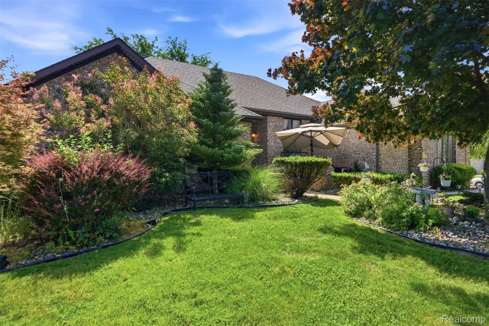 6786 Jasmine Dr Drive Troy City, MI 48098