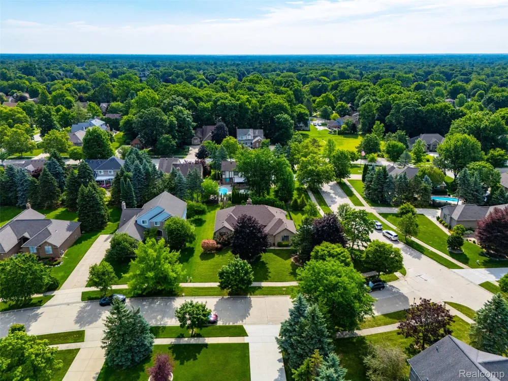 6786 Jasmine Dr Drive Troy City, MI 48098
