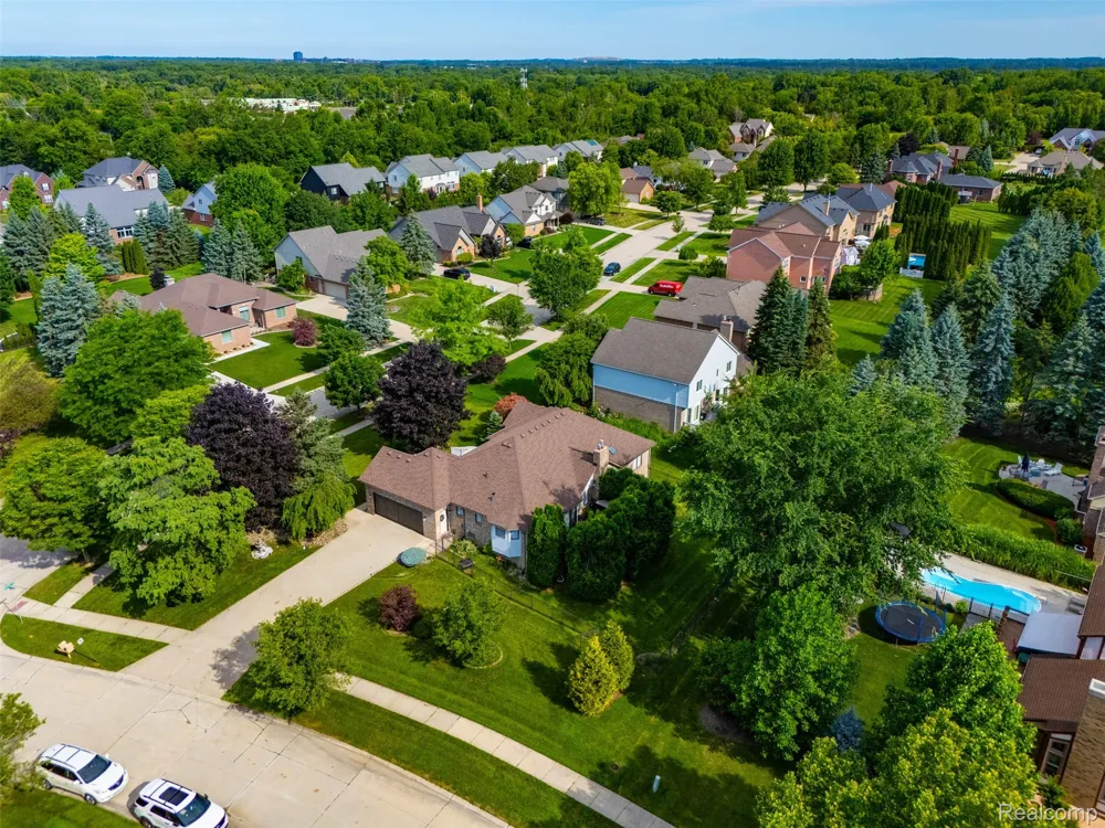 6786 Jasmine Dr Drive Troy City, MI 48098