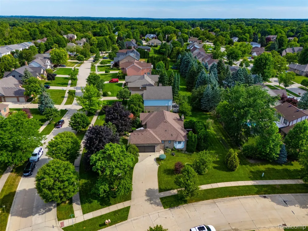 6786 Jasmine Dr Drive Troy City, MI 48098