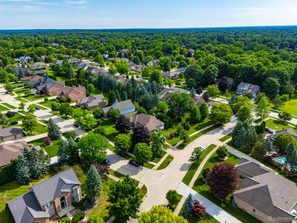 6786 Jasmine Dr Drive Troy City, MI 48098