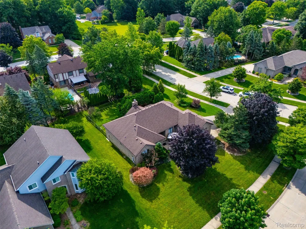 6786 Jasmine Dr Drive Troy City, MI 48098