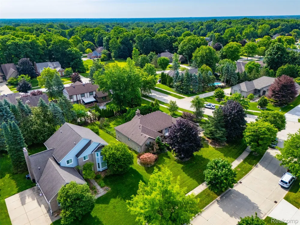 6786 Jasmine Dr Drive Troy City, MI 48098