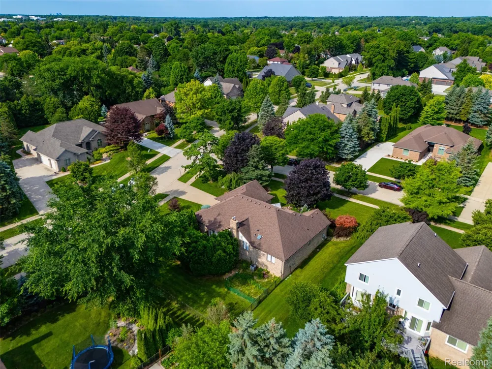 6786 Jasmine Dr Drive Troy City, MI 48098