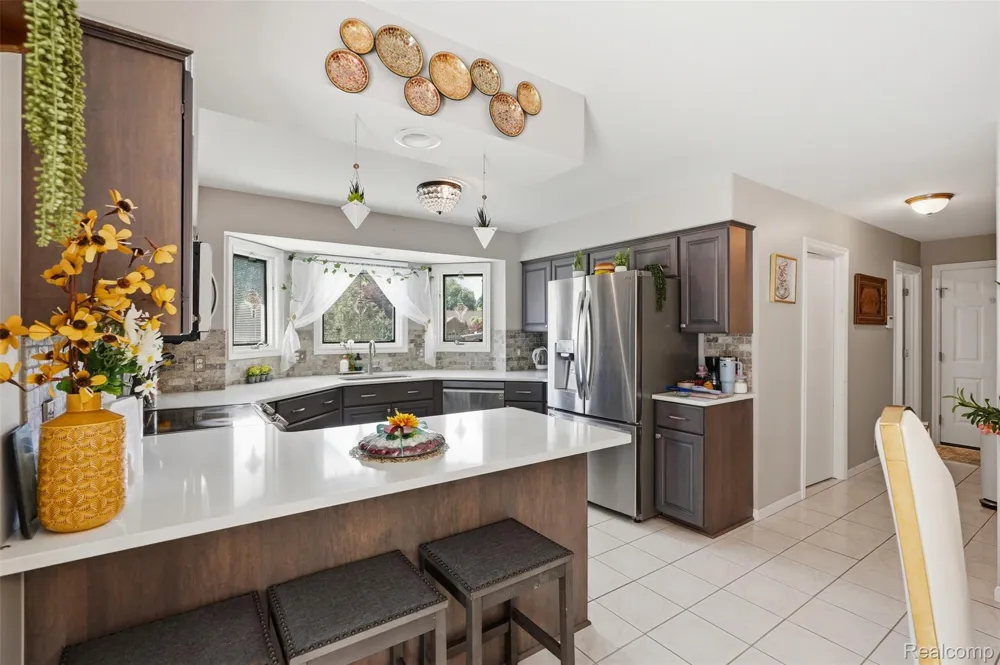 6786 Jasmine Dr Drive Troy City, MI 48098
