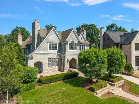 620 Lakeside Drive