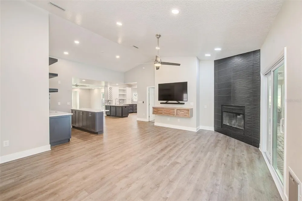 3106 FEATHERWOOD COURT Clearwater, FL 33759